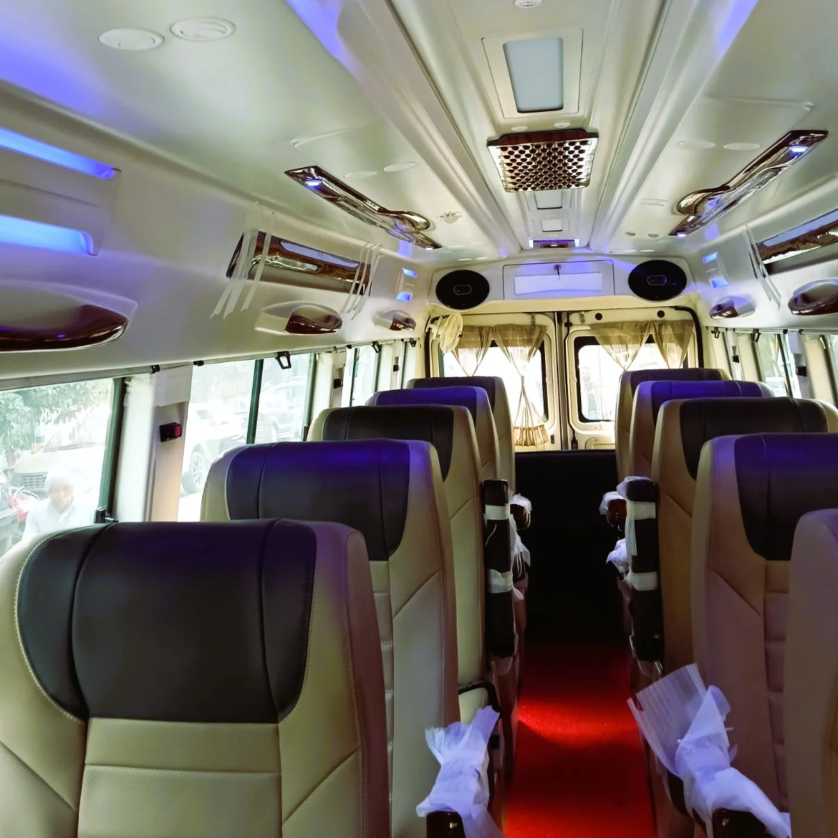 7 Seater to 15 Seater Maharaja Traveller in Delhi for flexible group sizes